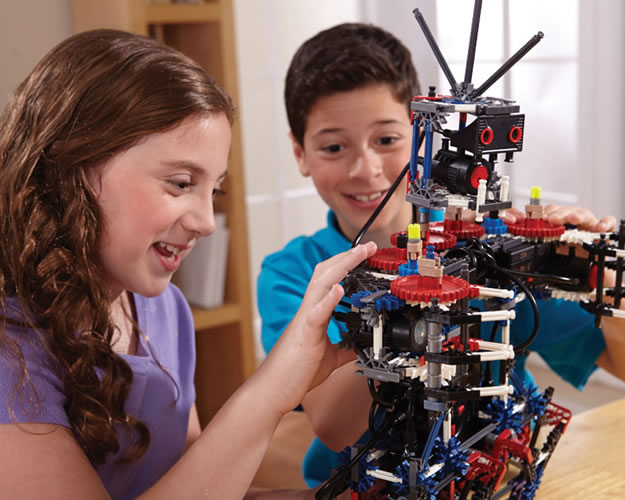 K'NEX session using Robotics set